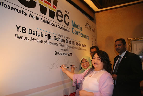 Ms Jocelyn Ng, Mr.Philip Victor and Mr. Gan Kim Sai accompanying Y.B. Datuk Hjh. Rohani Bt Hj. Abdul Karim for the signing ceremony of ISWEC 2012 to be held in Malaysia